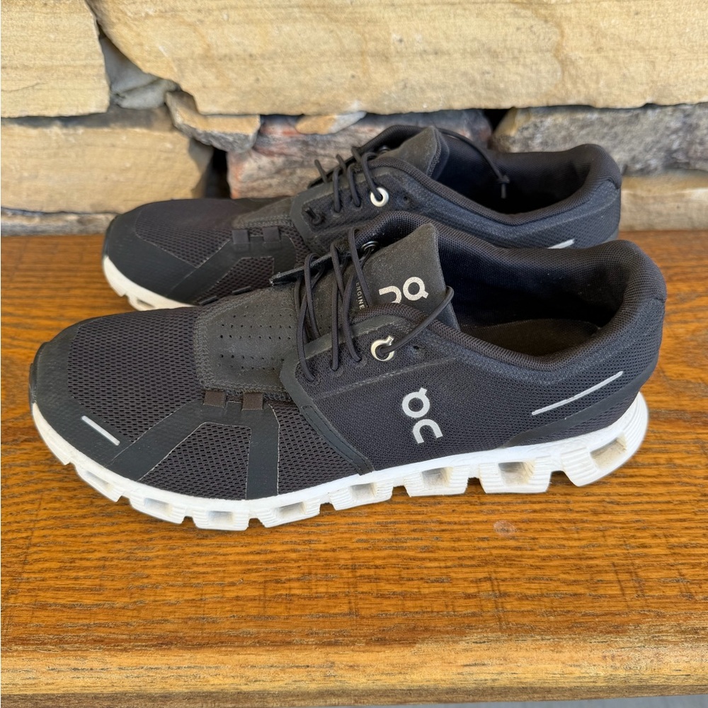 On Running women's Black and White Athletic Running Shoes